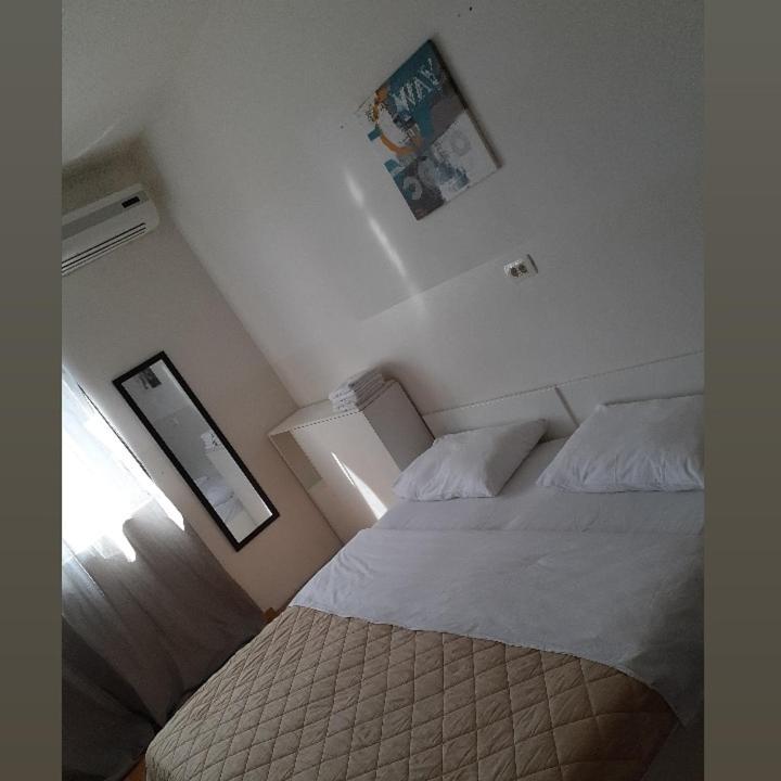 מוסטר Apartment Megi מראה חיצוני תמונה